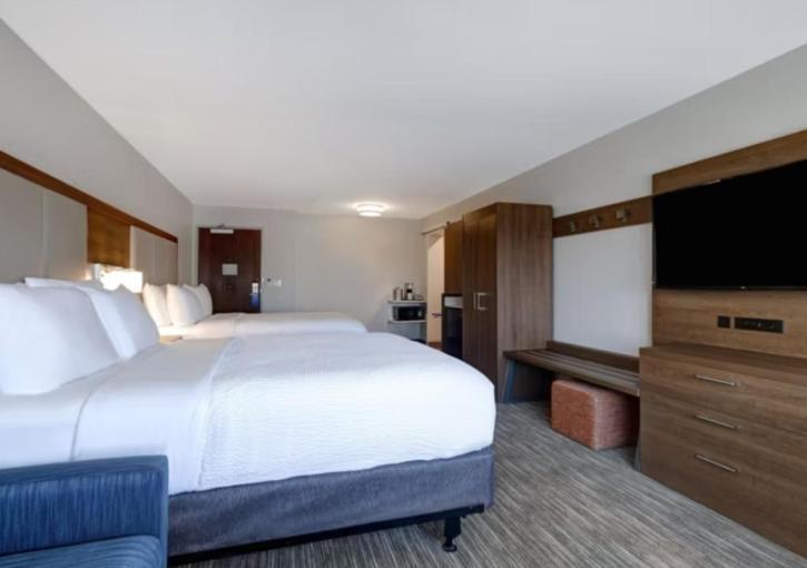 Holiday Inn Express & Suites - Detroit - Dearborn By Ihg Экстерьер фото