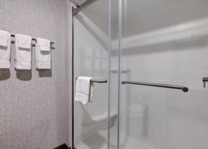 Holiday Inn Express & Suites - Detroit - Dearborn By Ihg Экстерьер фото