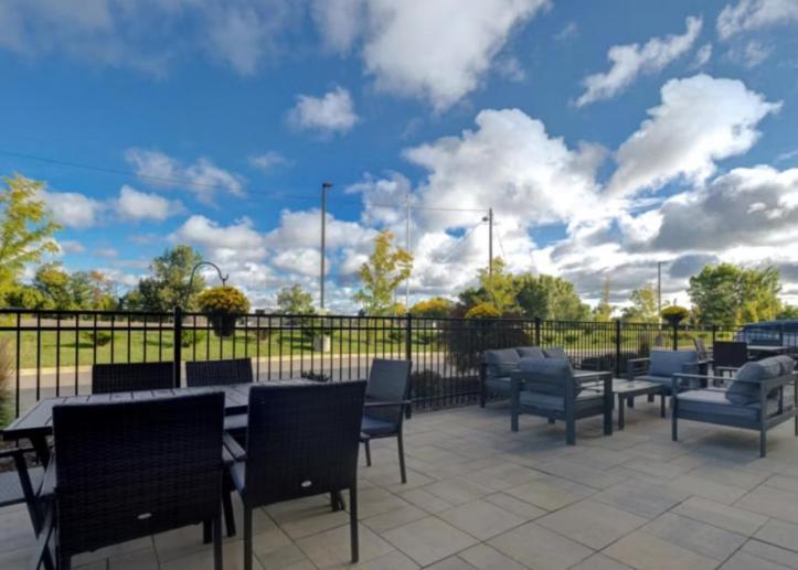Holiday Inn Express & Suites - Detroit - Dearborn By Ihg Экстерьер фото