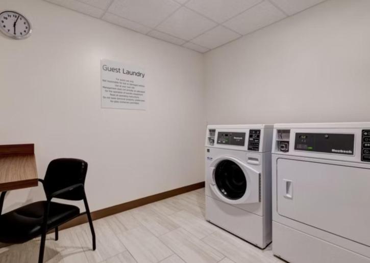 Holiday Inn Express & Suites - Detroit - Dearborn By Ihg Экстерьер фото